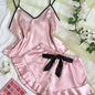 Conjunto Pijama Babados Sweet Tie (Regata Decote V + Shorts com Laço Acetinado)