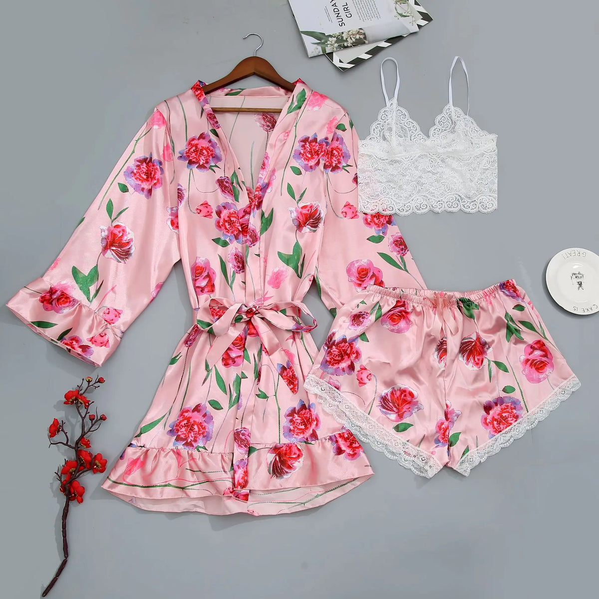 Conjunto Luxo 4 Peças Cetim Royale com Renda (Robe Kimono + Regata + Shorts + Faixa)
