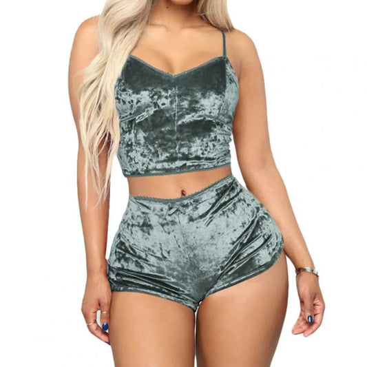 Conjunto Pijama Minimalista Cetim Silk Glow Decote V (Cami Top + Shorts Fluido)